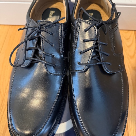 Classic Revere, 9.5 Medium, Water Resistant main image 7